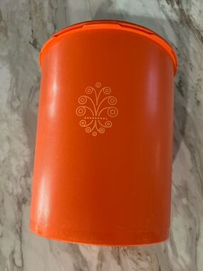 Orange Tupperware 1339-10 Container With Lid